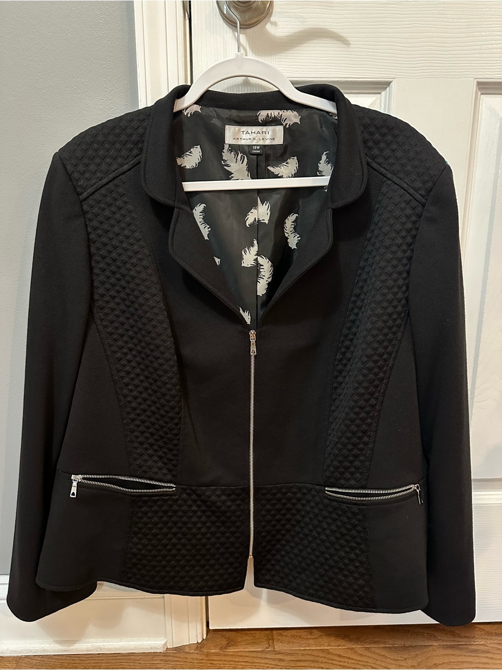 Tahari Black Quilted Ponte Zip Jacket with Silver Hardware-18W NWOT
